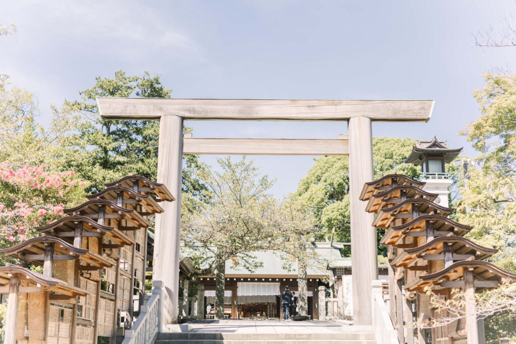 横浜の伊勢山皇大神宮でお宮参りの出張撮影の写真。